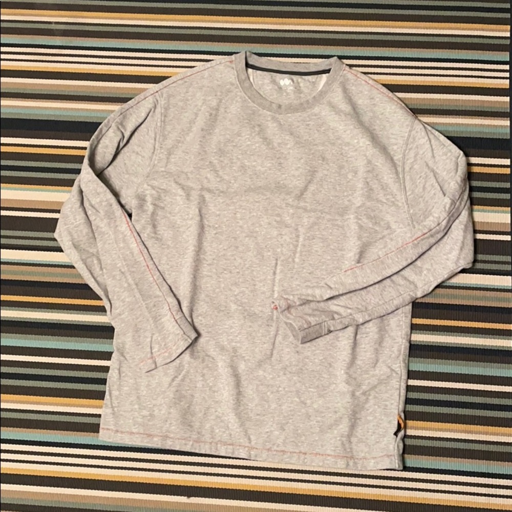 Janji run crew neck sweater